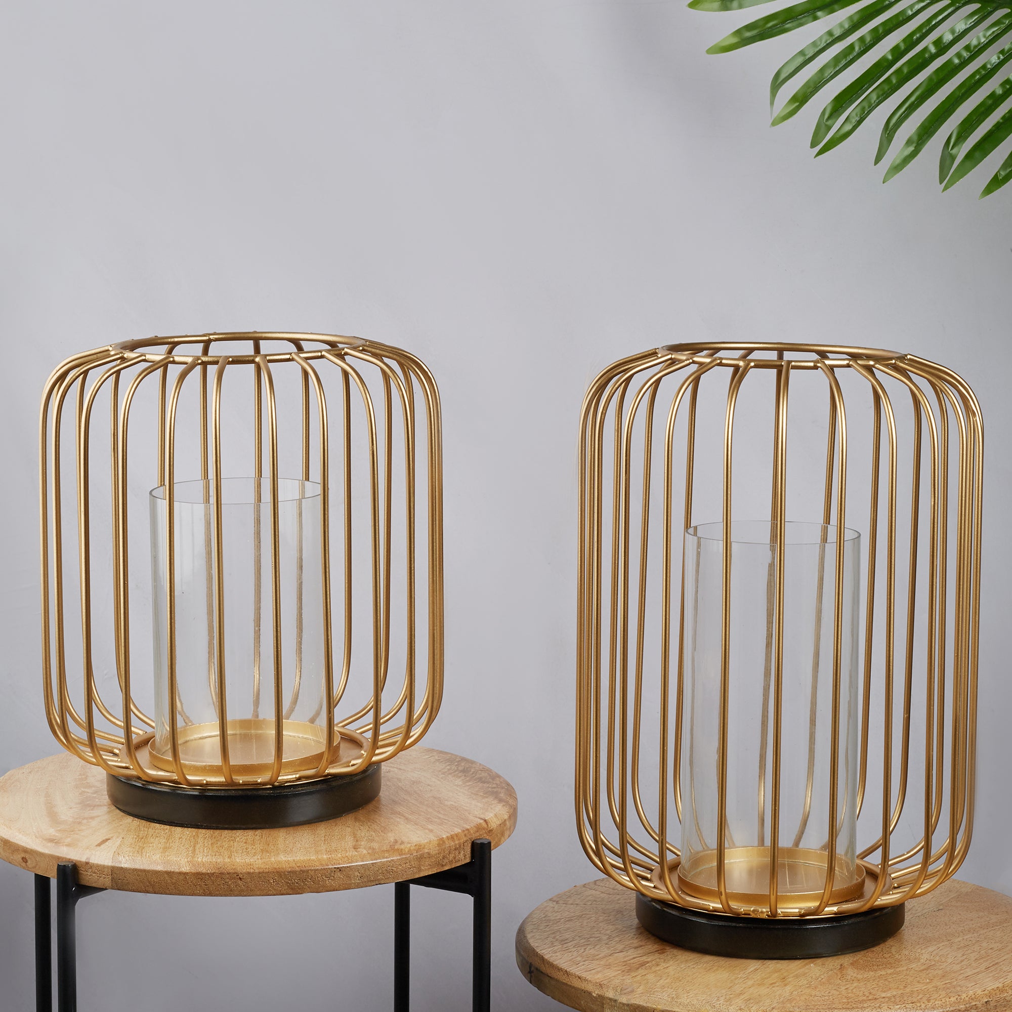Sovereign Iron and Glass Wired Candle Holder 24x29Cm in Black & Gold Colour