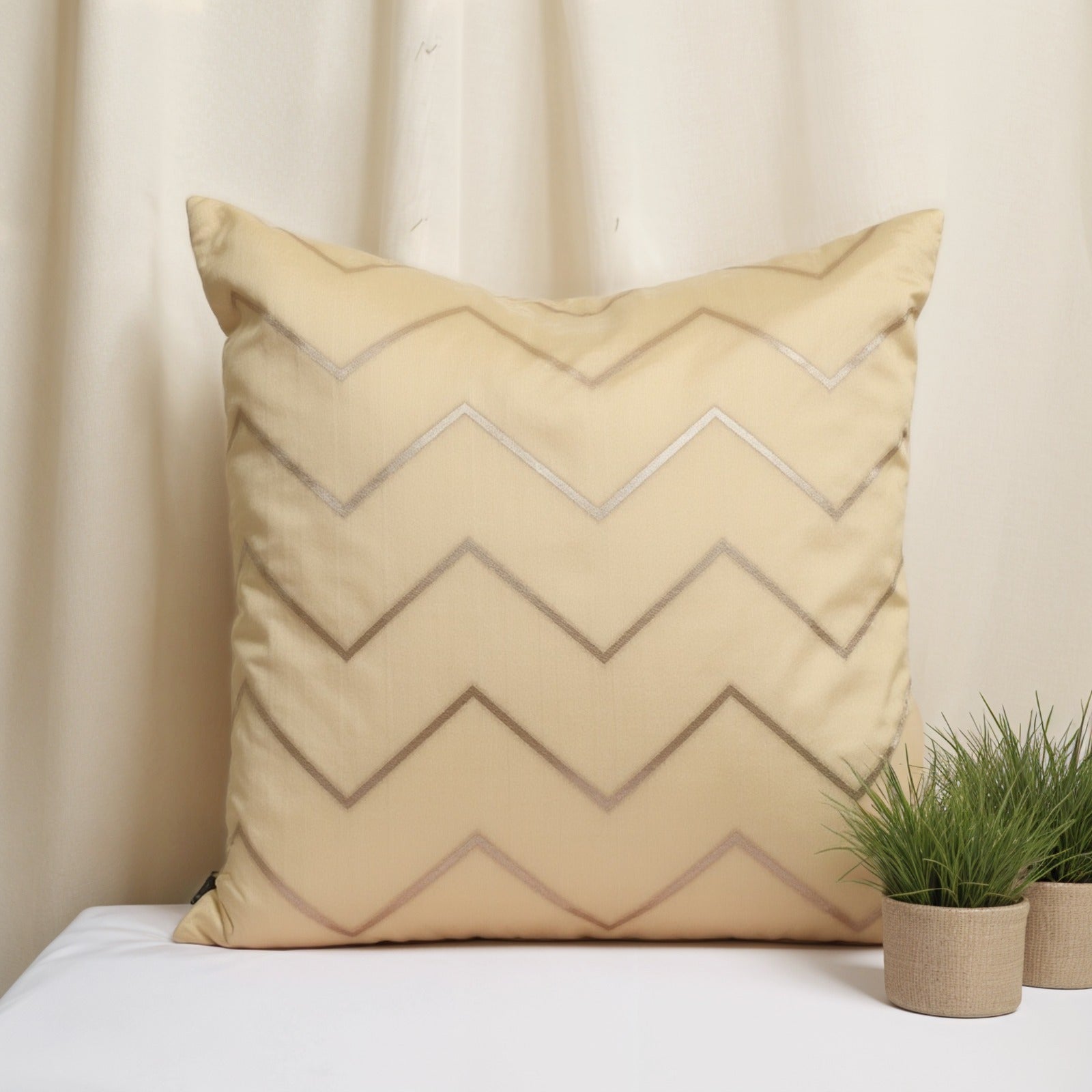 Festive ZigZag Jacquard Cushion Cover Gold, 40X40cm By LIVING ESSENCE