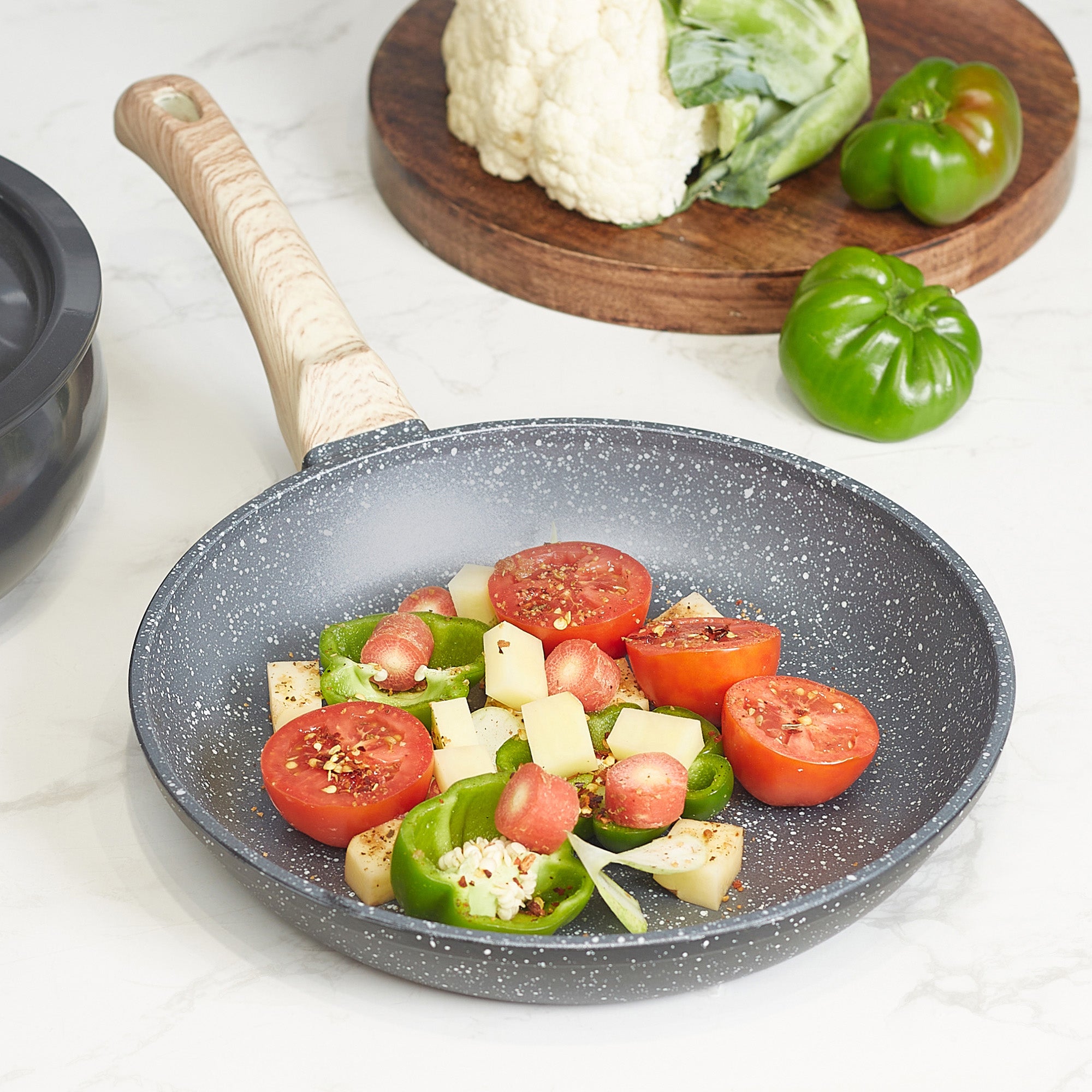 MasterCook+ 100% Virgin Aluminium Die-Cast Taper Fry Pan 24 Cm in Black & Wood Colour