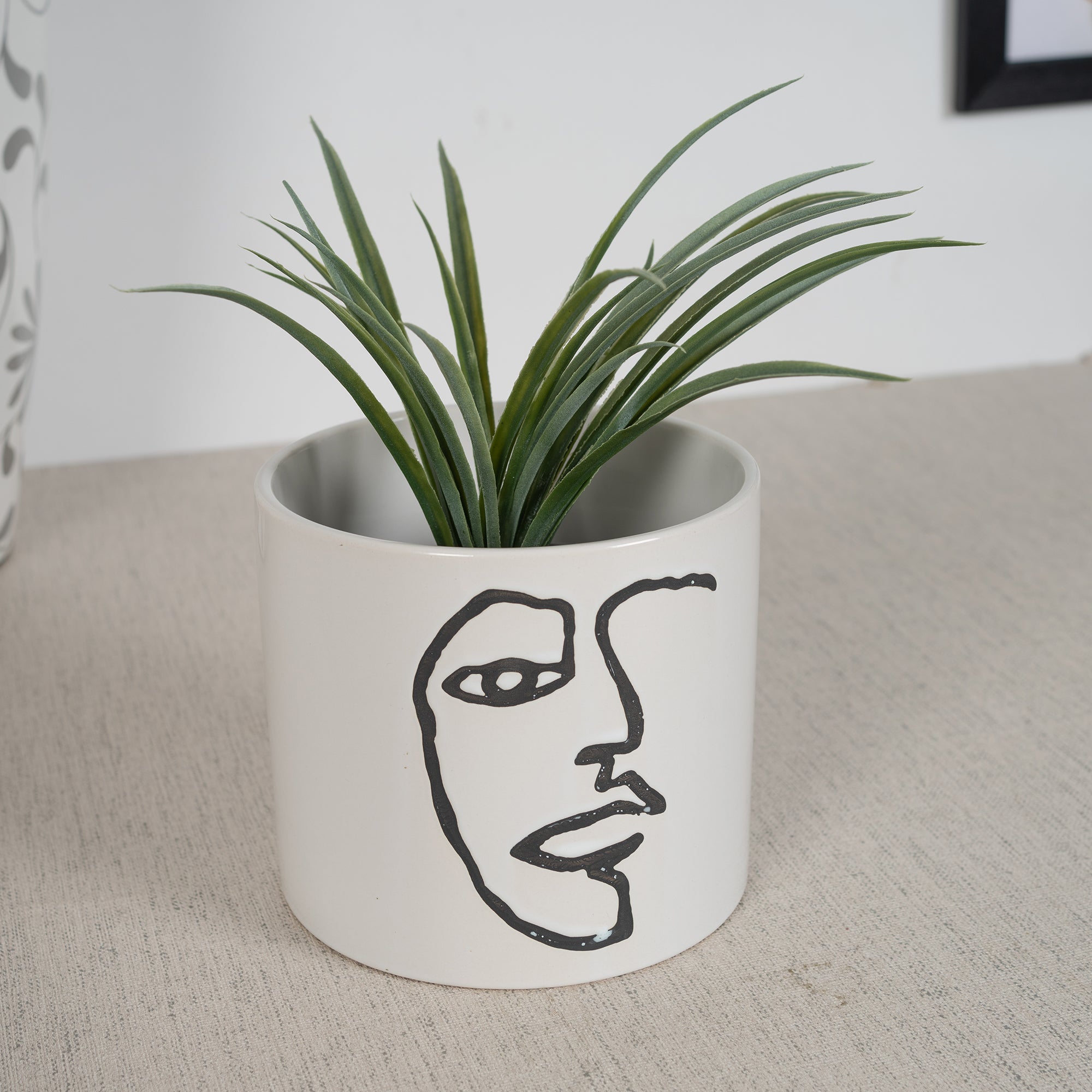 Alura Milan Face2 Ceramic Planter 14Cm in White Colour