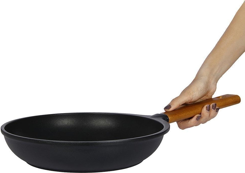 Caesar Induction Bottom Non-Stick Aluminium Fry Pan With Wooden Handle 26cm / 2300ml / 5mm in Black Colour