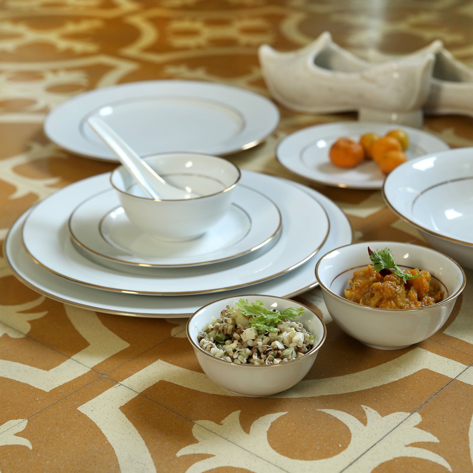 Amour Porcelain Dinner Set of 33 Pcs in Real Gold Plating & White Colour