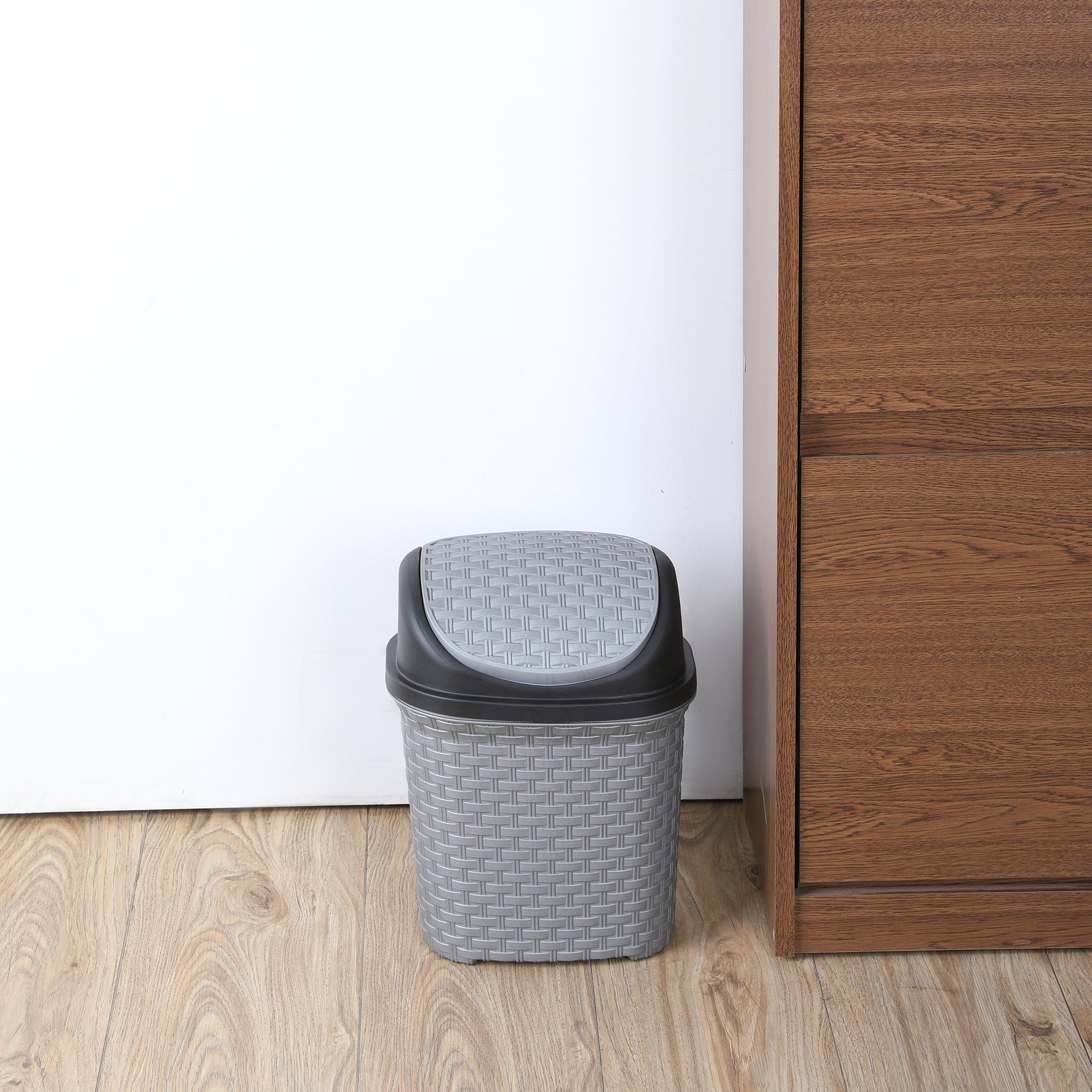 Brio Plastic Swing Dust Bin 6 Ltr in Grey Colour