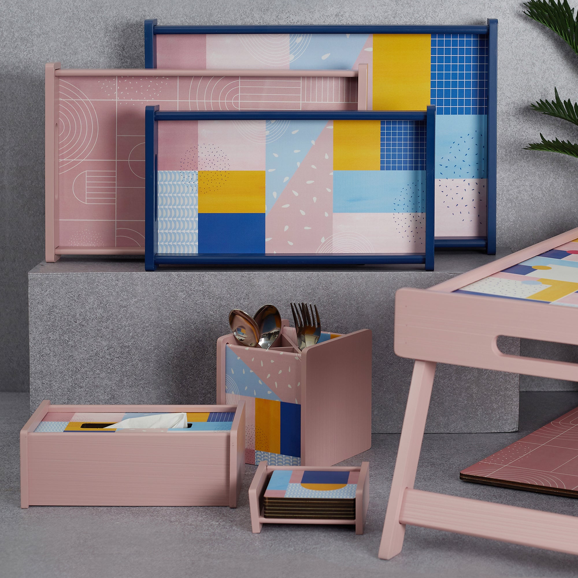 Print Moden Pop Pink Engineered Wood Placemat Set Of 2 in Multi Colour