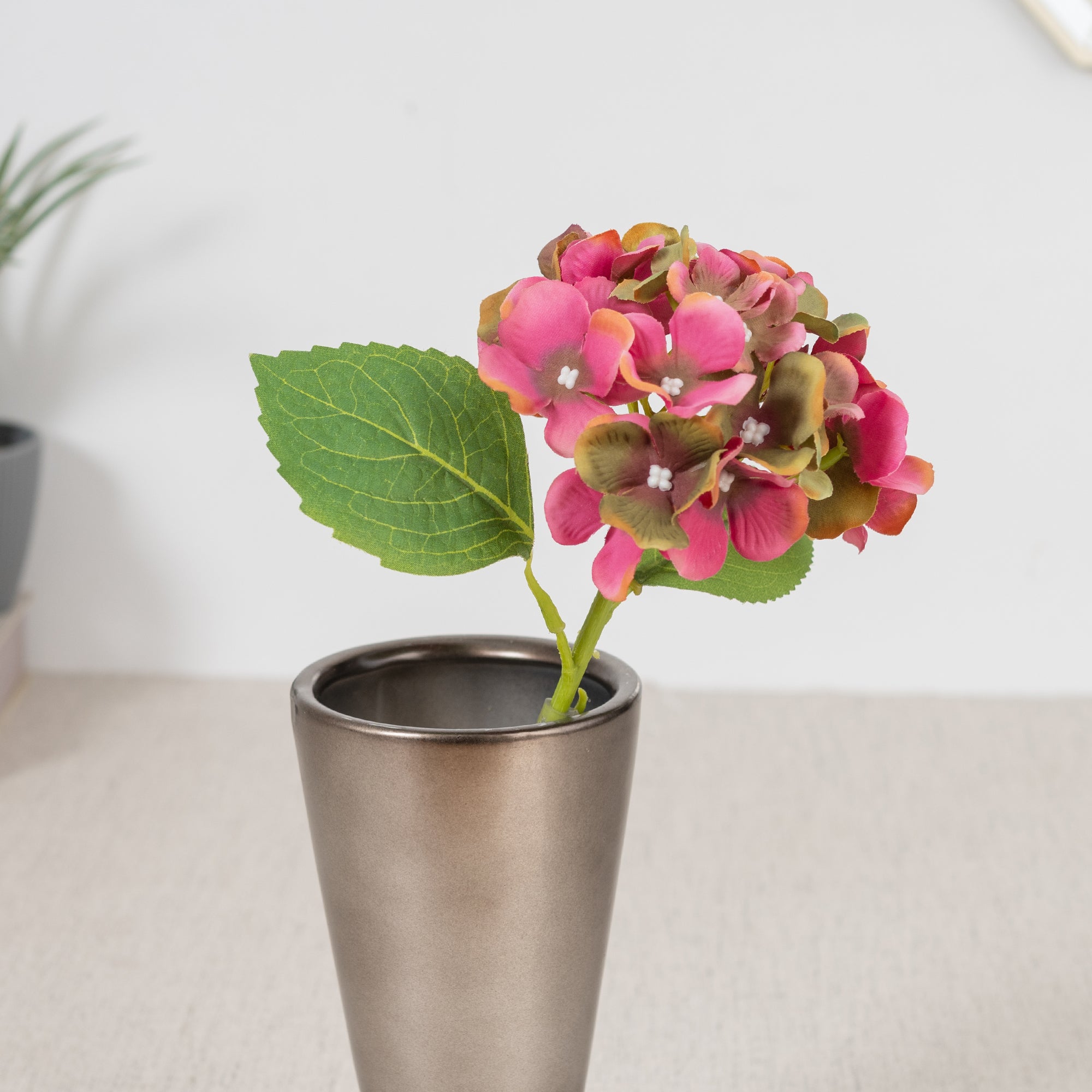 Elora Polyester Pink Hydrangea Faux Flower 29 Cm in Pink Colour