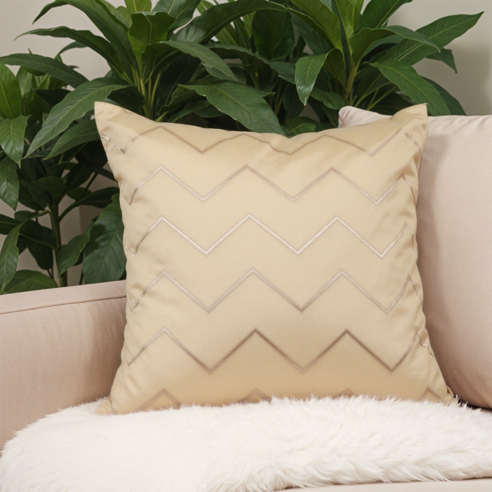 Festive ZigZag Jacquard Cushion Cover Gold, 40X40cm By LIVING ESSENCE