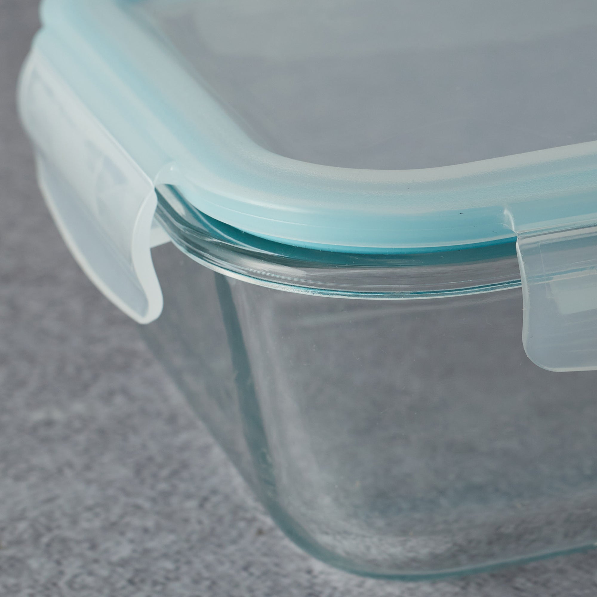 Robust Glass Rectangle Container with PP Lid 1520ML in Transparent Colour