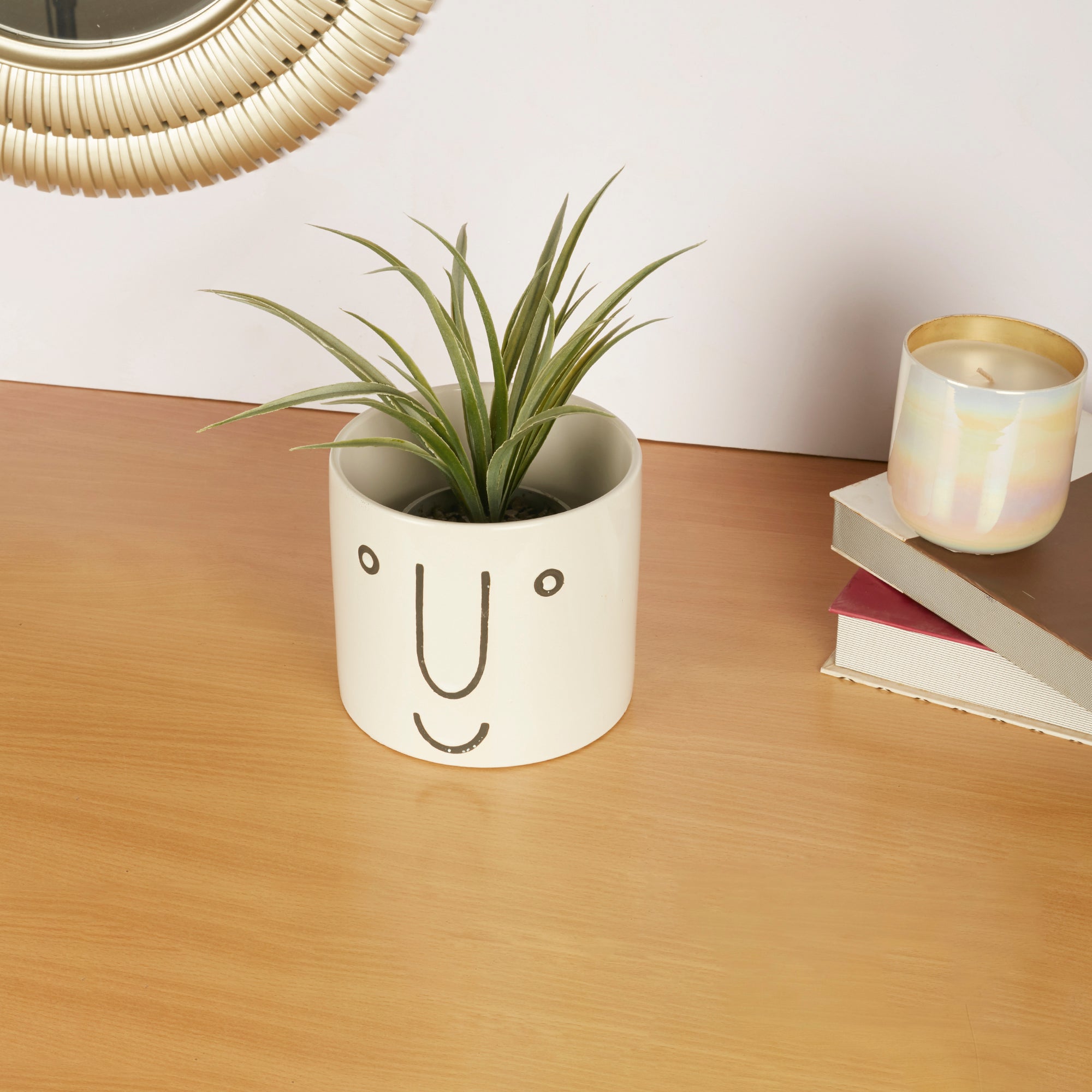 Alura Milan Face4 Ceramic Planter 14Cm in White Colour