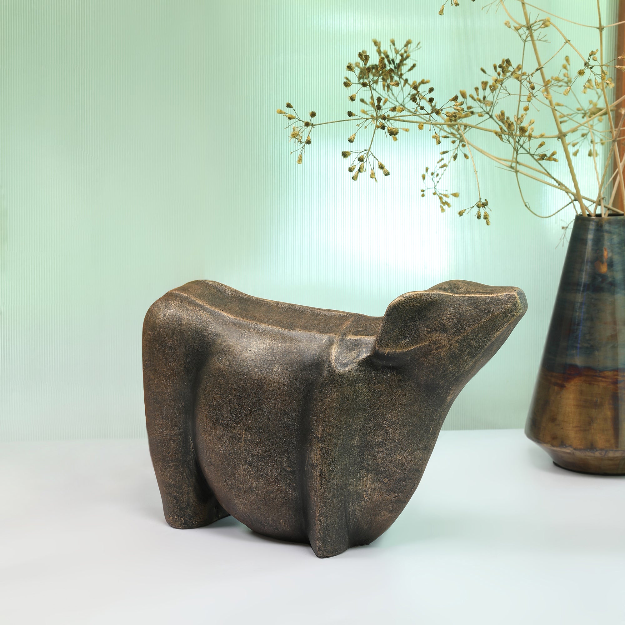 Stella Antique Finish Polyresin Contemporary Cow Table D&eacute;cor