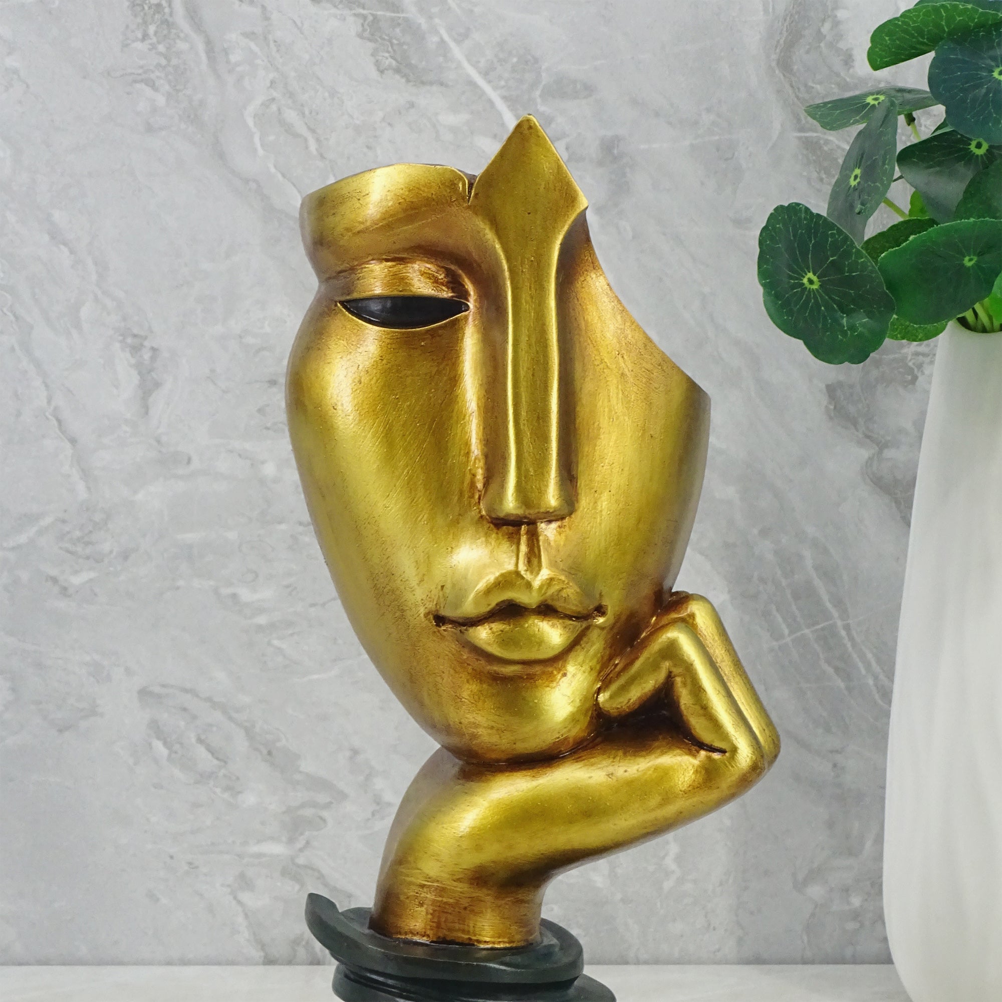 Willow Polyresin Lady Face Posing 30Cm in Black And Gold Colour