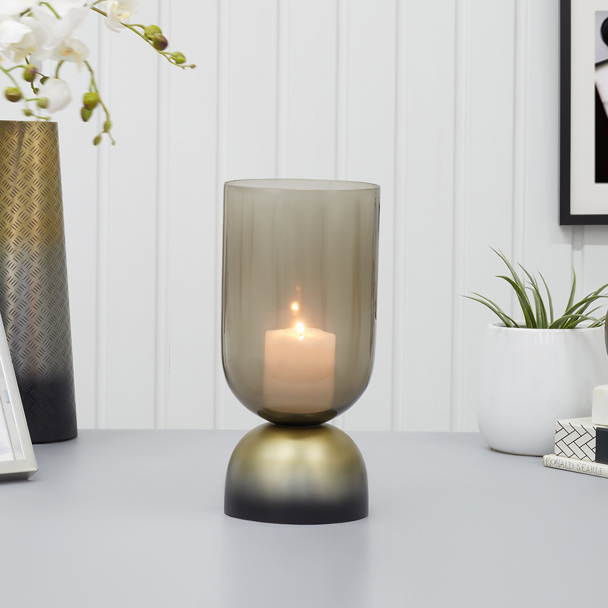 Zeus Iron and Glass Ombre Chimney Hurricane 17x35 Cm in Antique Gold & Black Colour