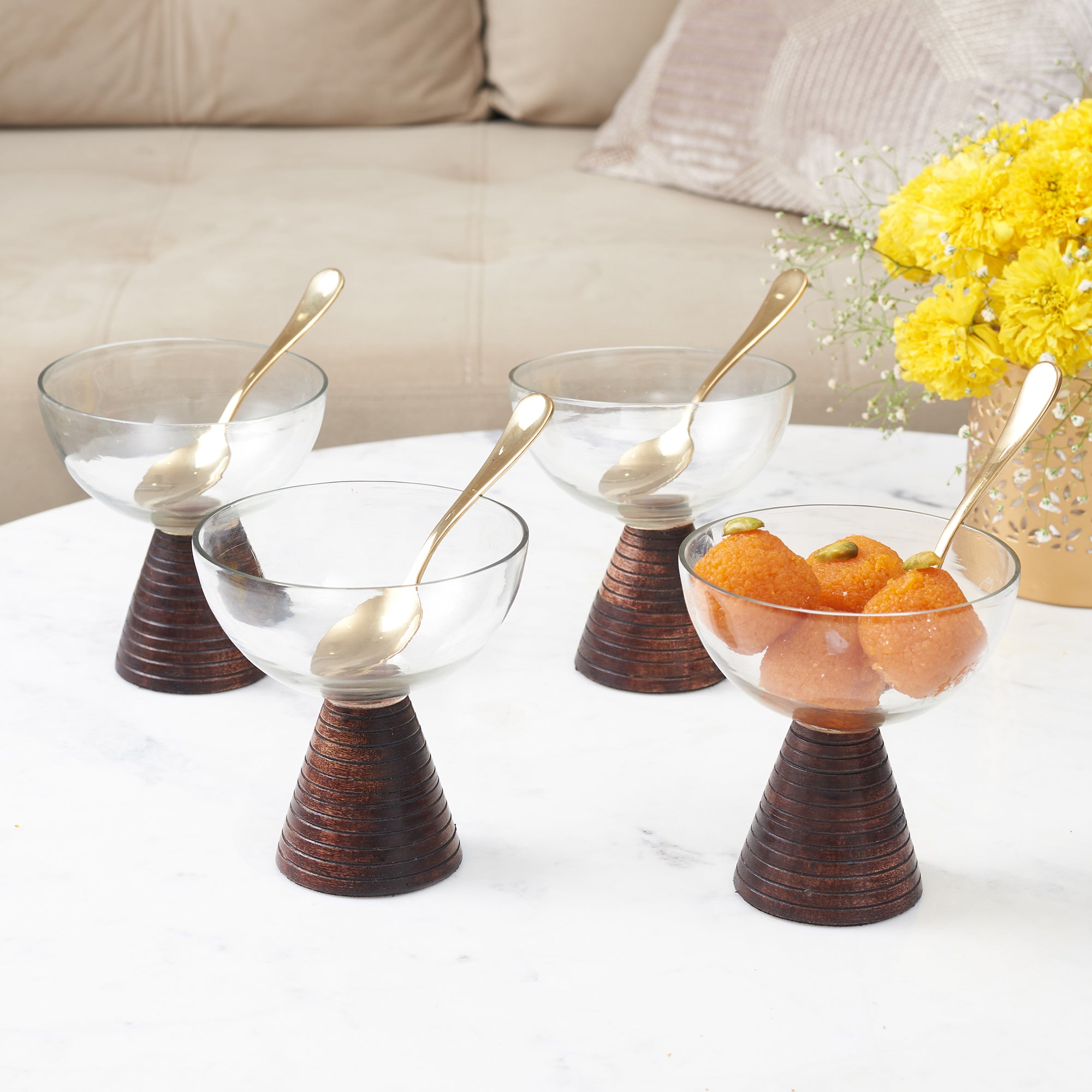 Living Essence Ice Cream Glass Bowl with Wooden base Set of 4 with Spoons