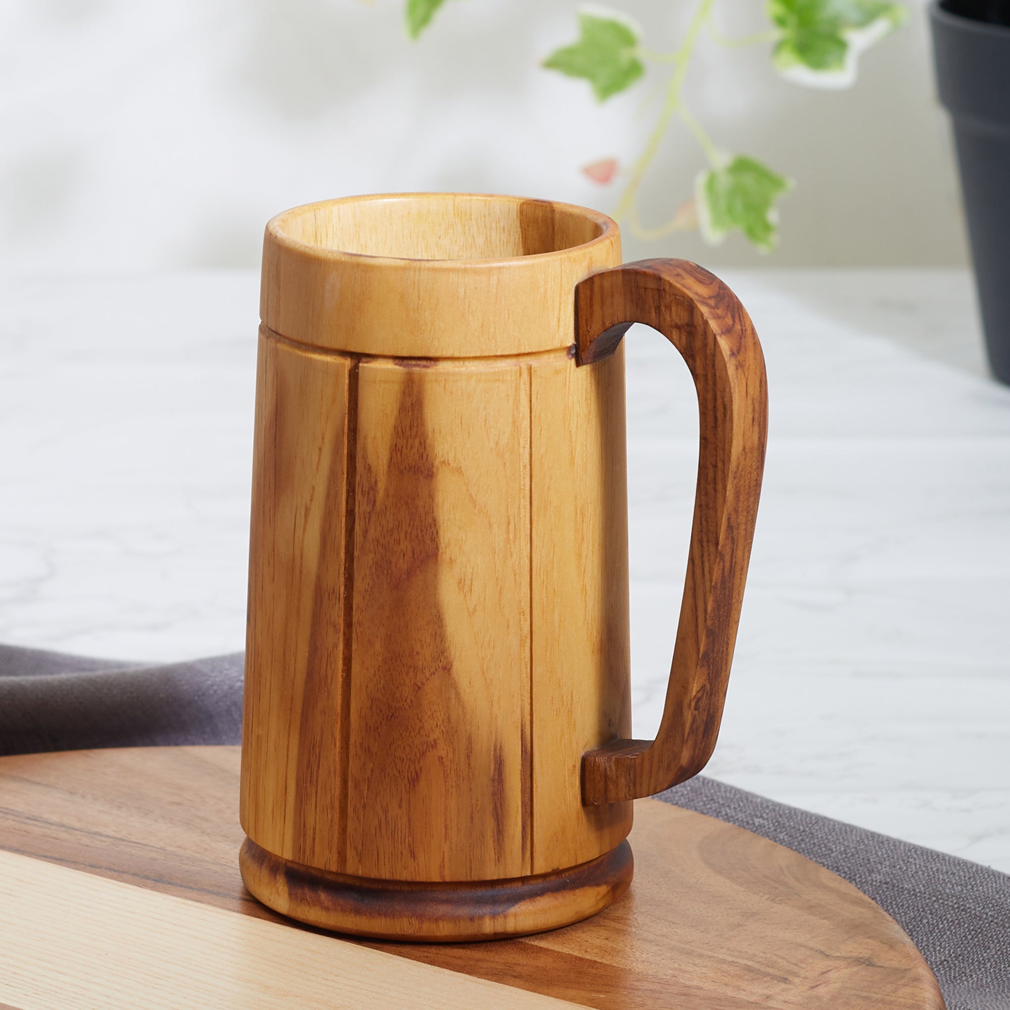 Beautiful Kitchen Wood Beer Mug in Brown Colour
