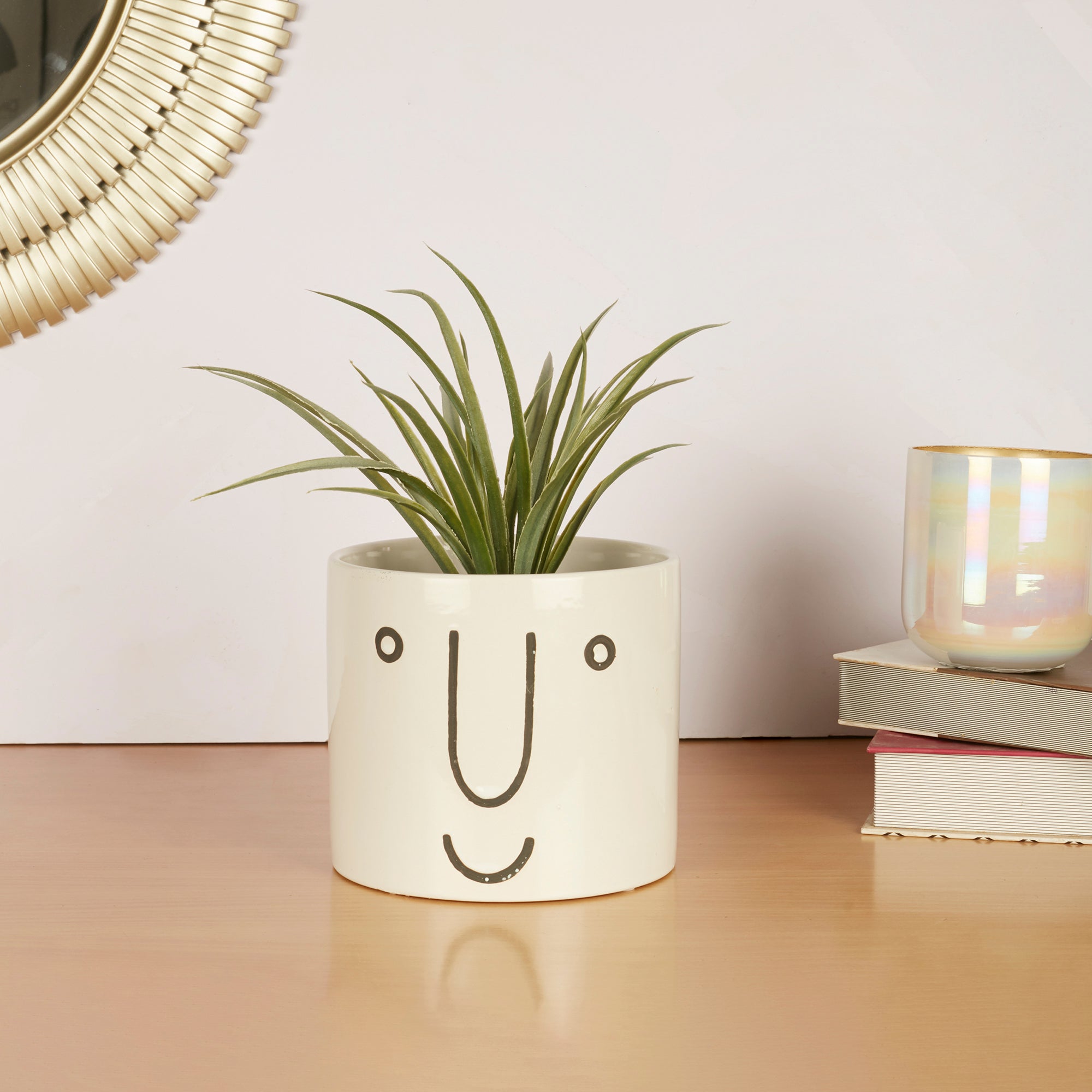 Alura Milan Face4 Ceramic Planter 14Cm in White Colour