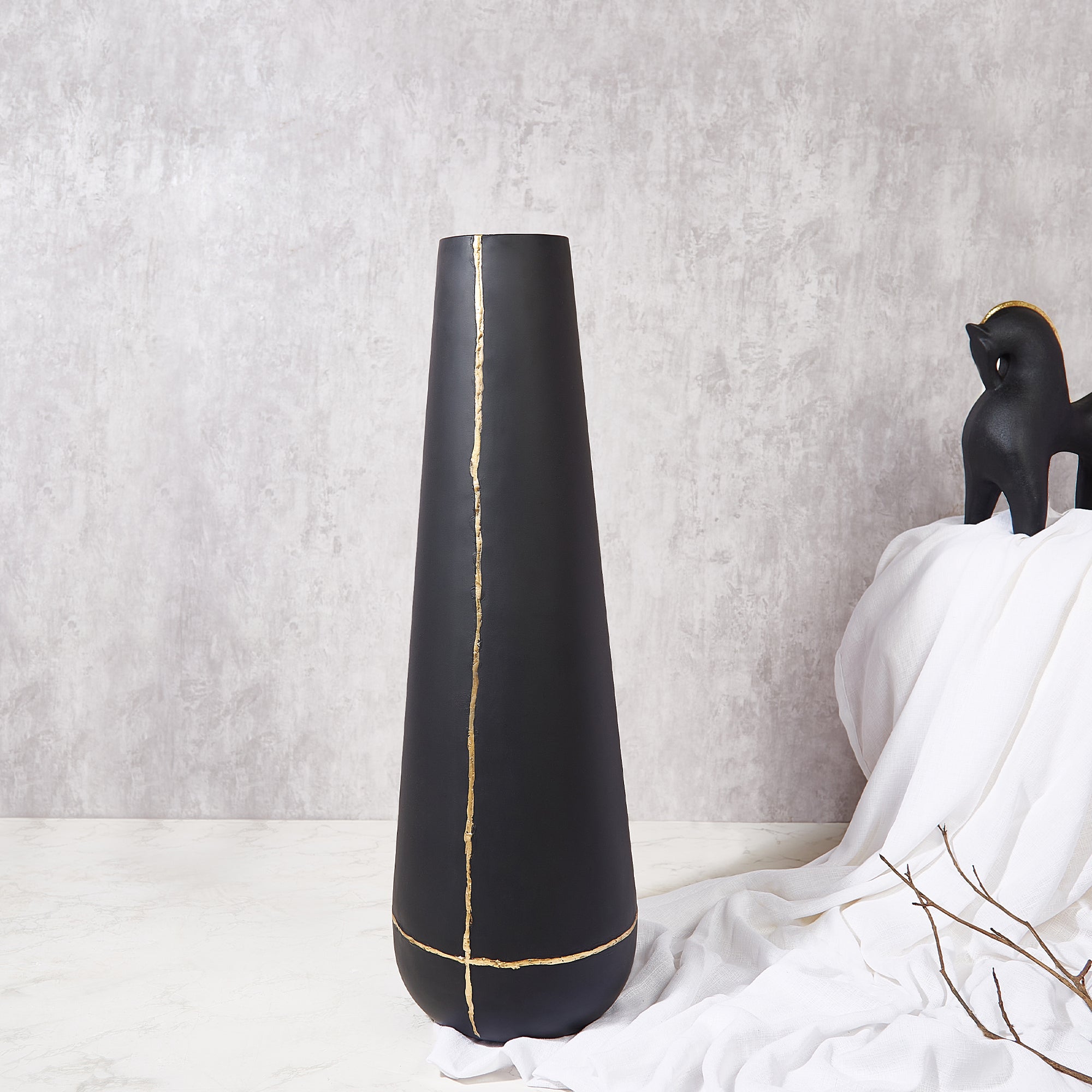 Mezzo Metal Vases 76 cm in Black Colour