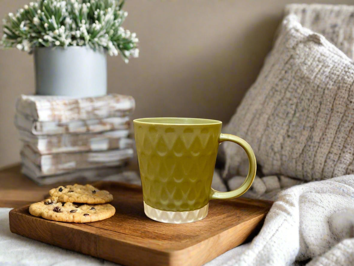 Living Essence Embossed Bone China Mug 350ml Set of 2 Pcs in Brown Colour