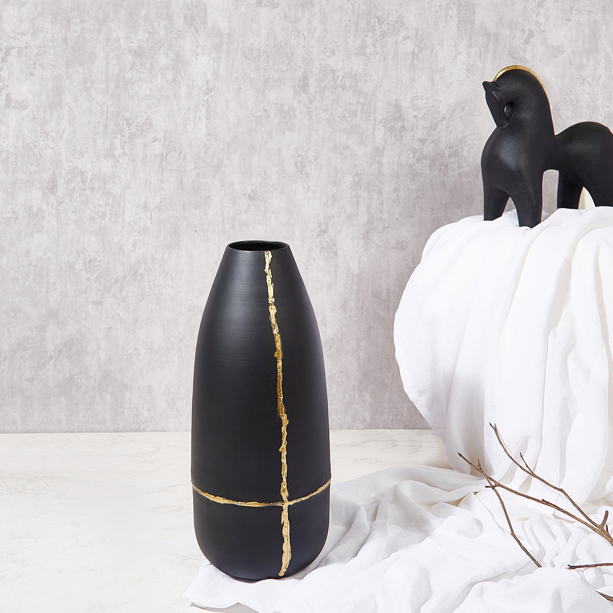 Mezzo Metal Vases 46 cm in Black Colour