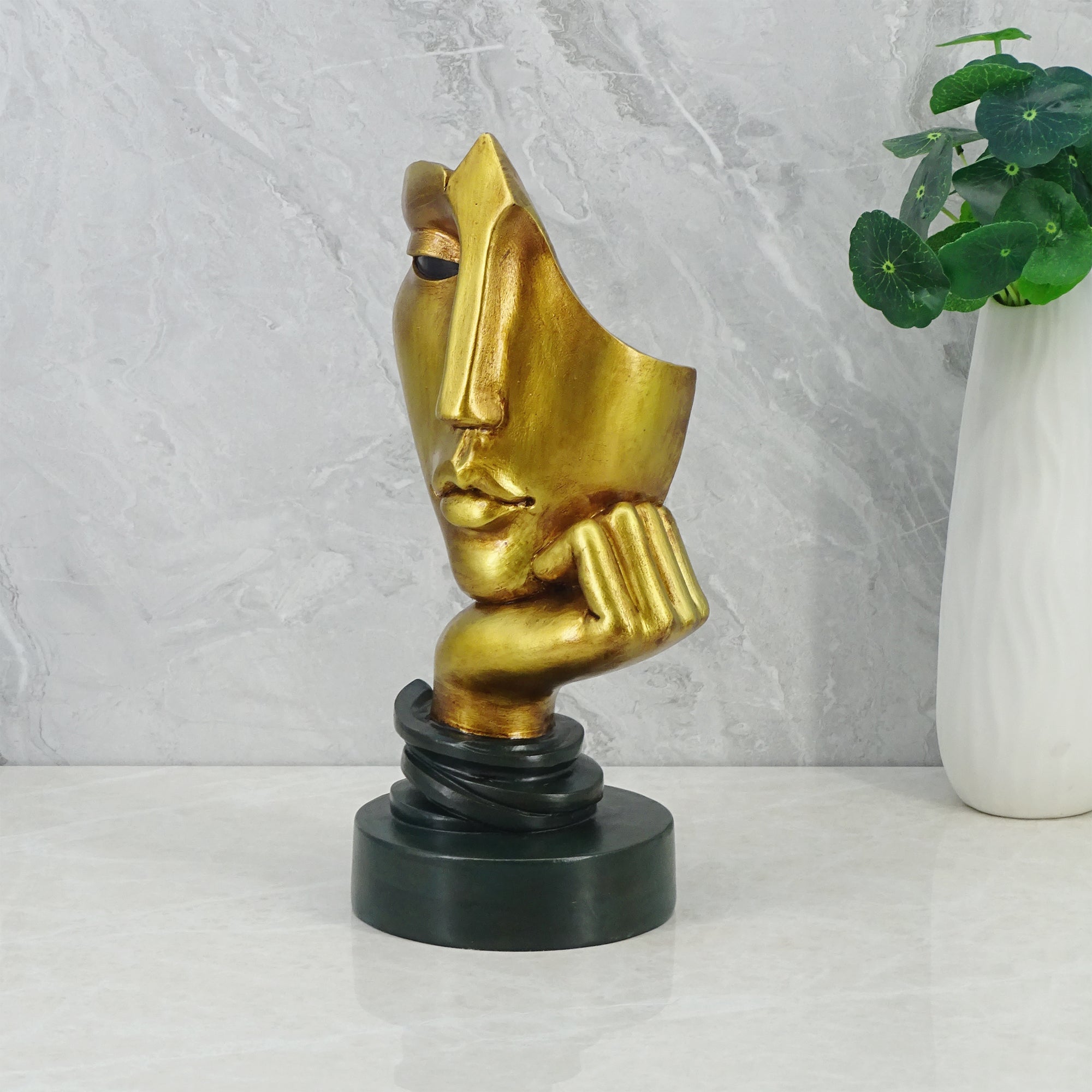 Willow Polyresin Lady Face Posing 30Cm in Black And Gold Colour
