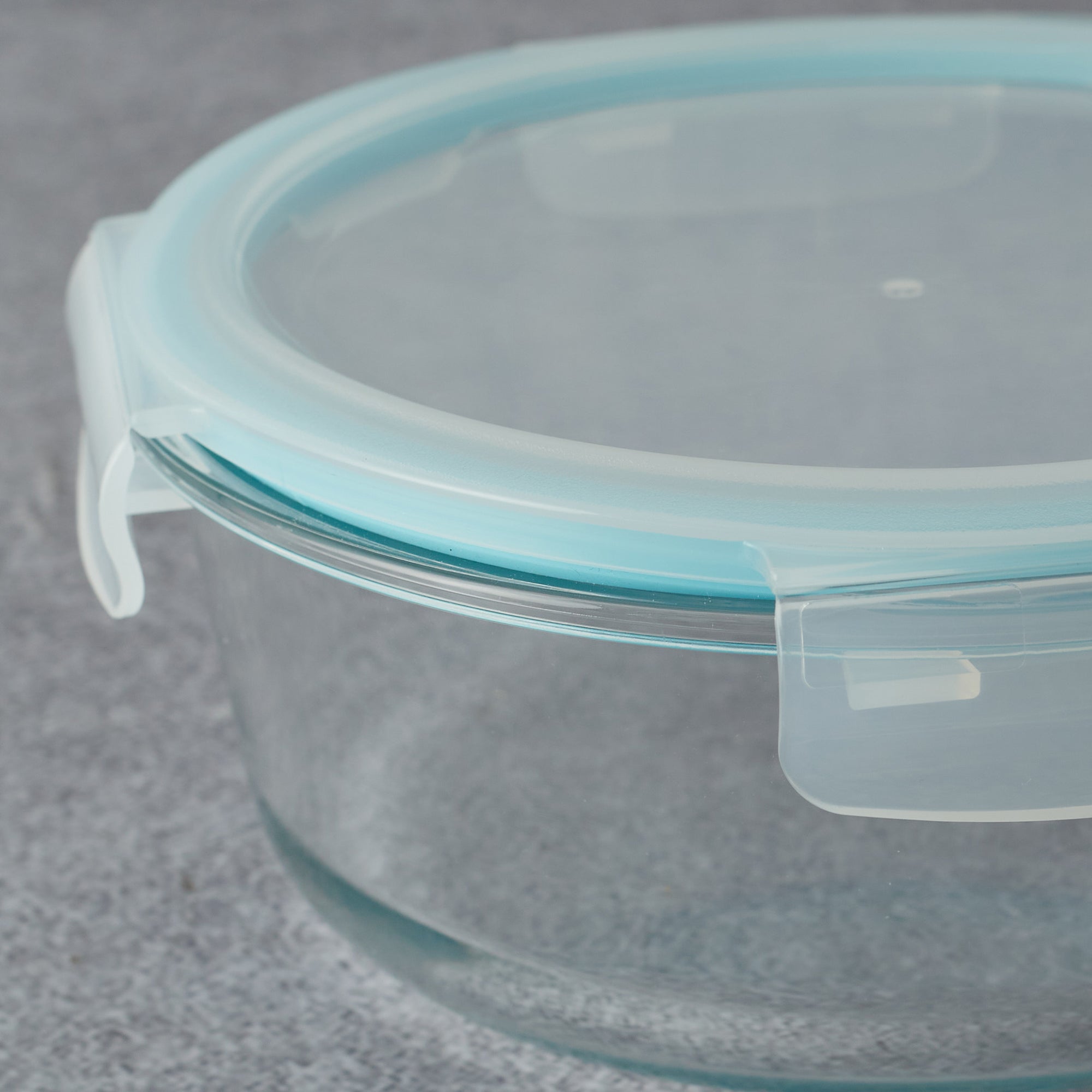 Robust Glass Round Container with PP Lid 1300ML in Transparent Colour