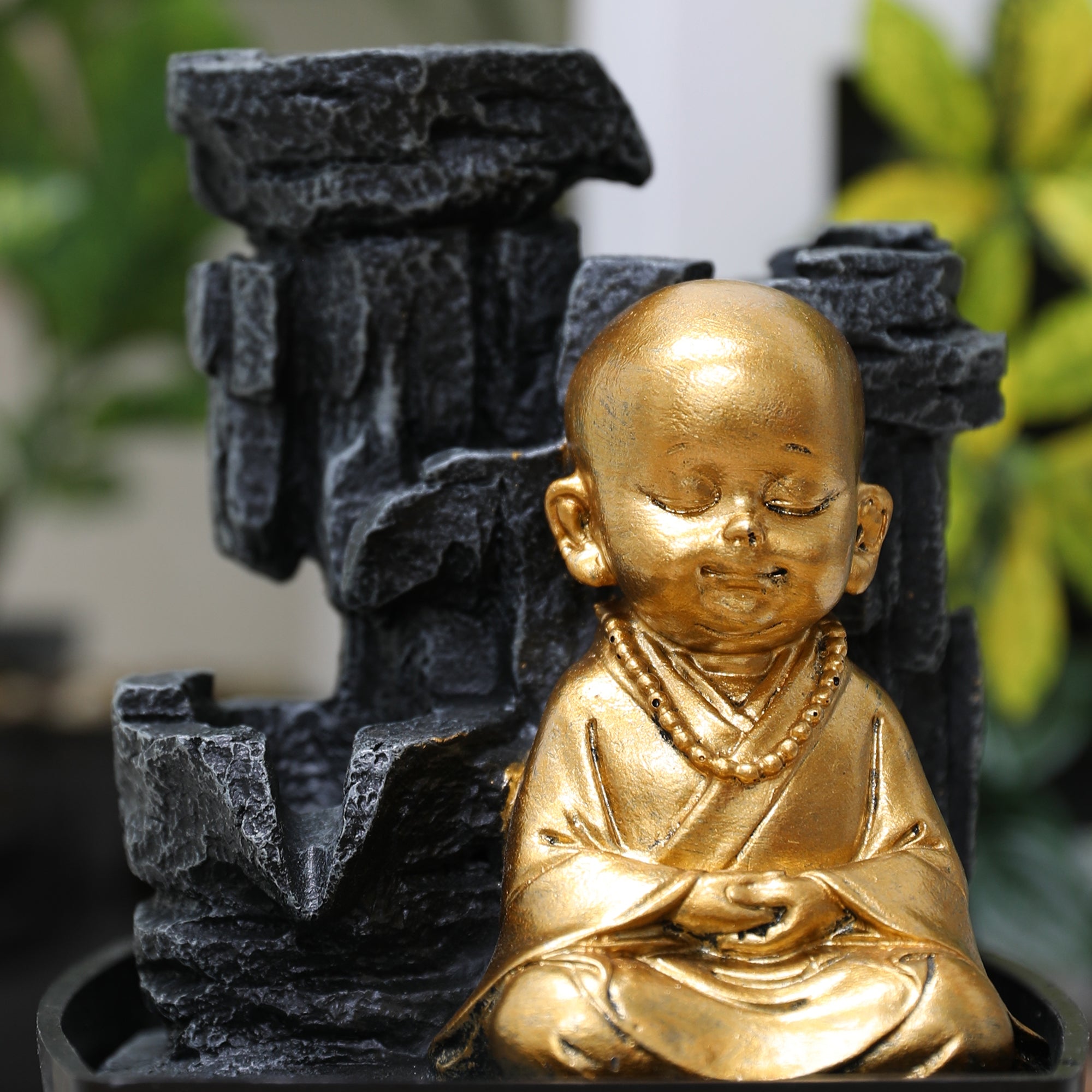 Impression Polyresin Monk Fountain 13X18Cm in Black Gold Colour