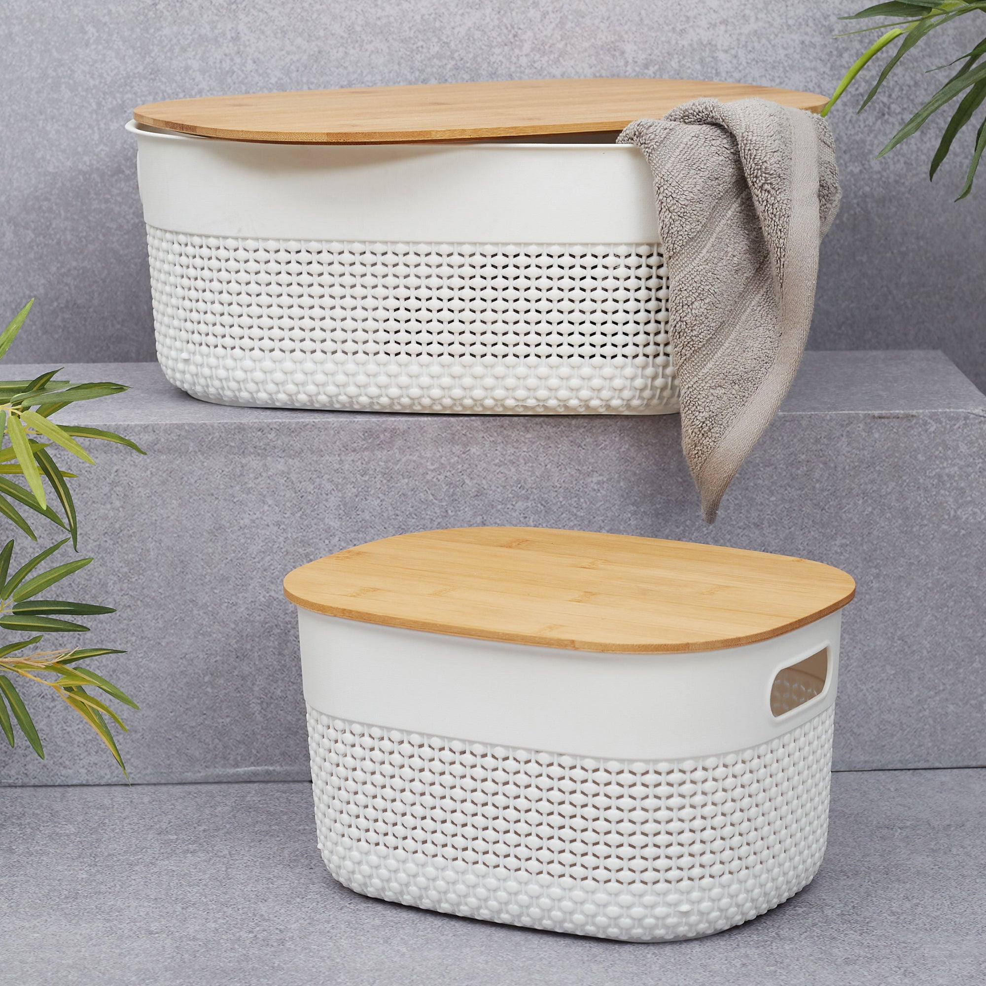 Stereo Plastic Oval Basket With Bamboo Lid 11.5 Ltr in White Colour