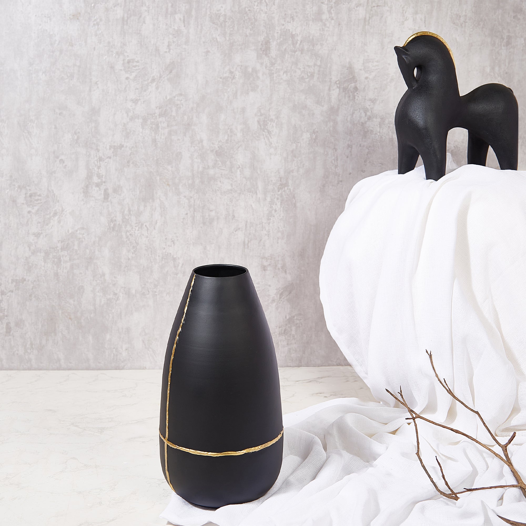 Mezzo Metal Vases 35 cm in Black Colour