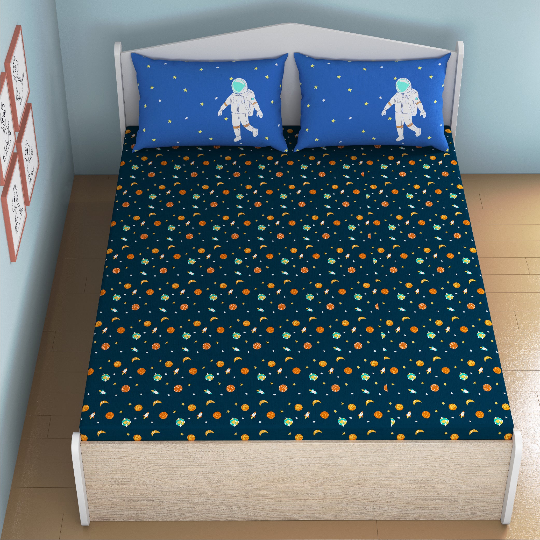 Astronuts Bamboo Cotton Queen Fitted Bedsheet in Multi Colour