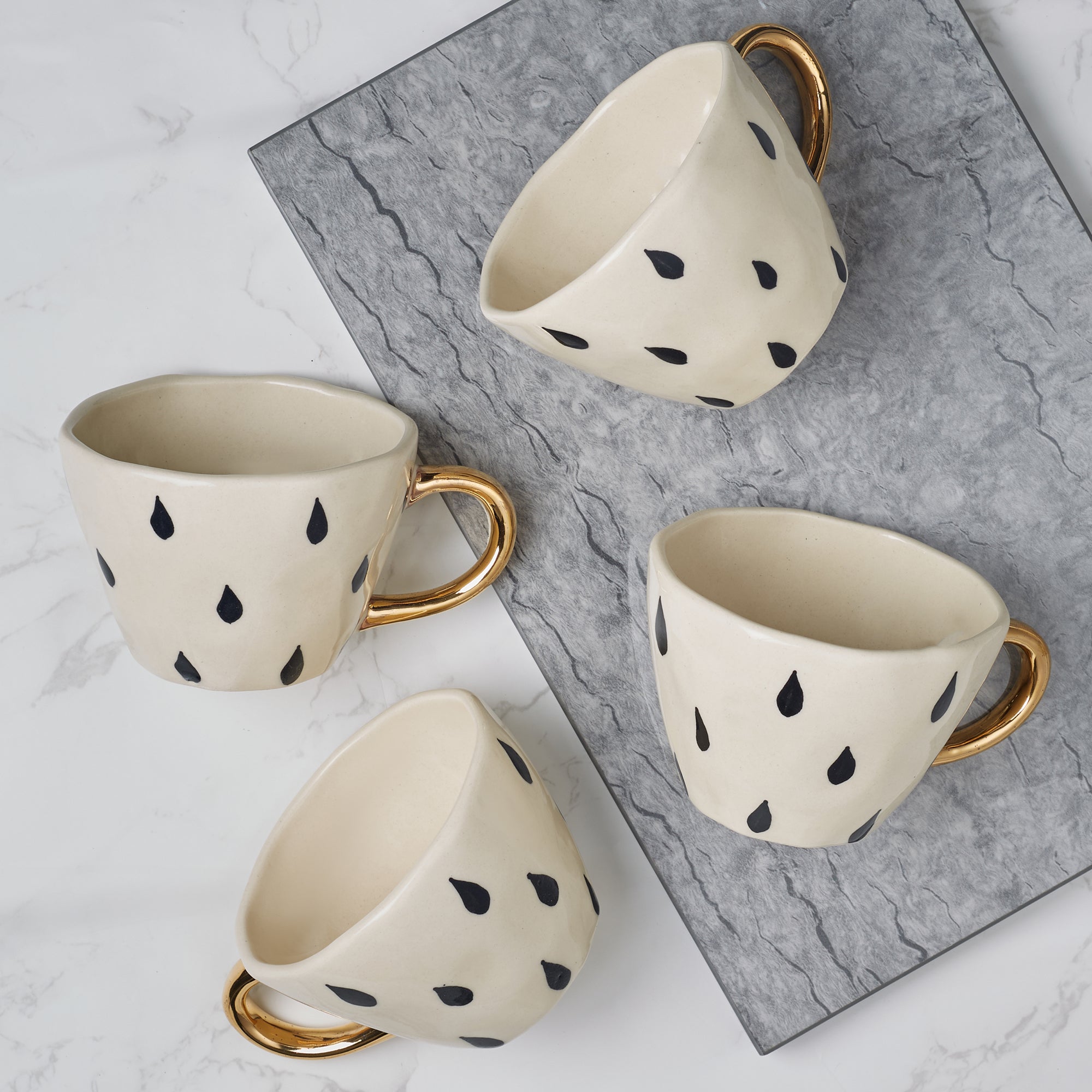 Fiesta Studio Pottery Droplet Tea Mug 250 ML Set of 4 with Real Gold Plating in Black & White Colour