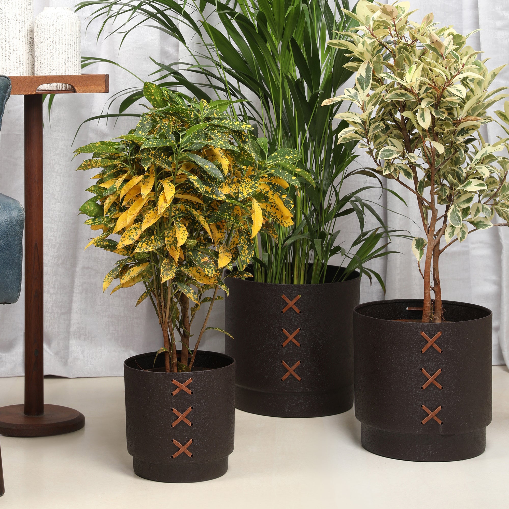 Cosmos Metal Planter 24 cm in Brown Colour