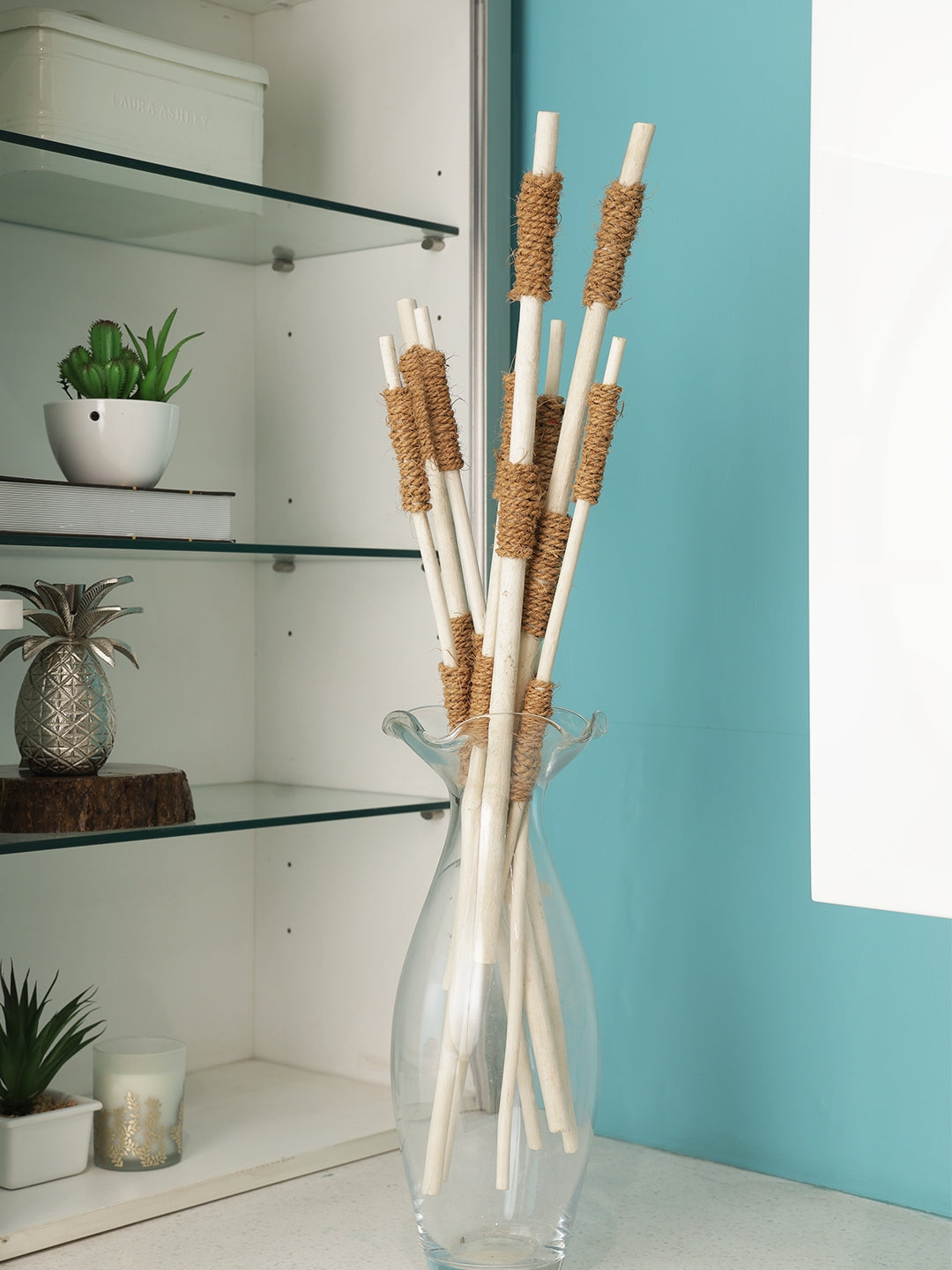 Wicker Dry Jutestick With Rope Bunch in White Colour