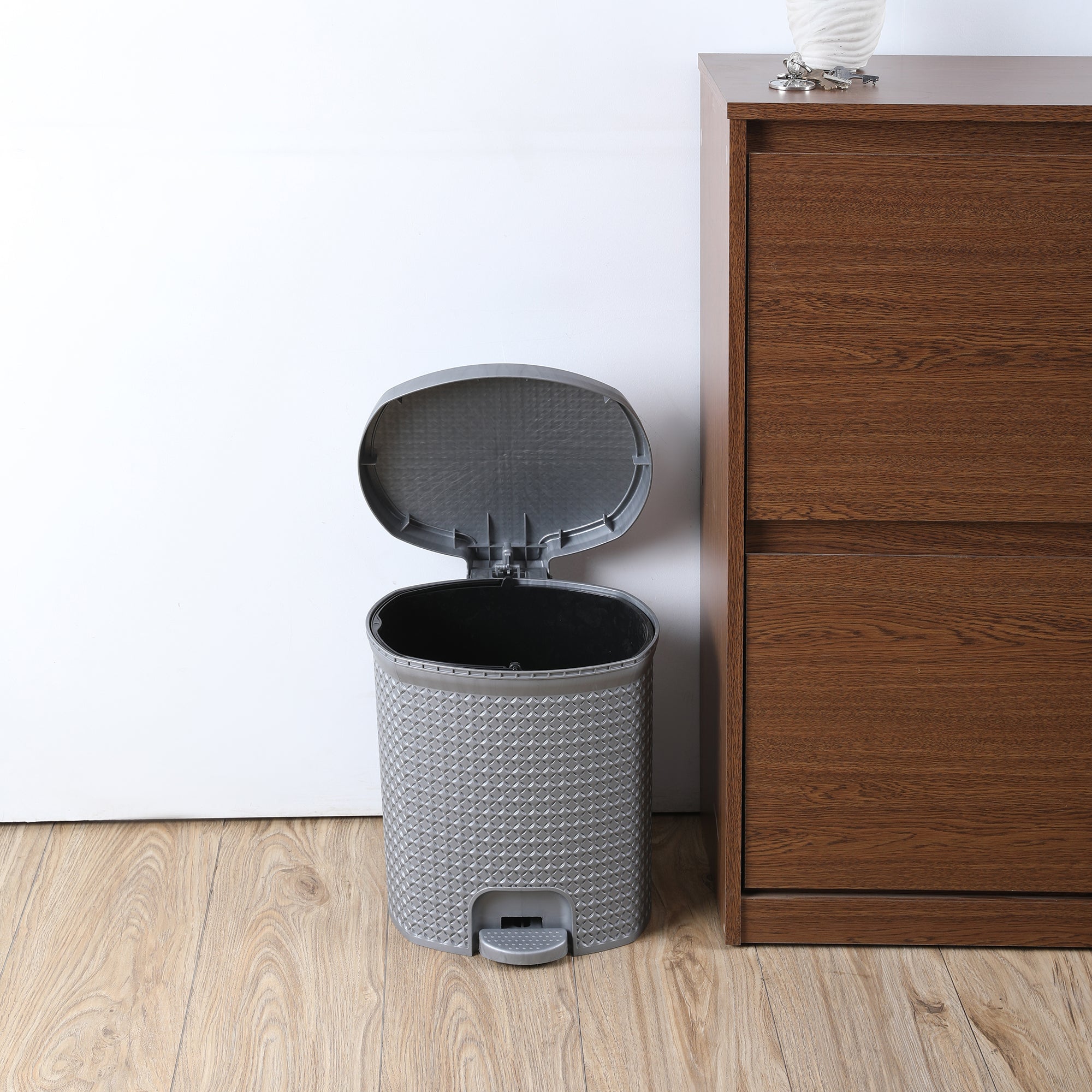 Diamond Plastic Pedal Dustbin with Inner Bucket 12 Ltr in Grey Colour