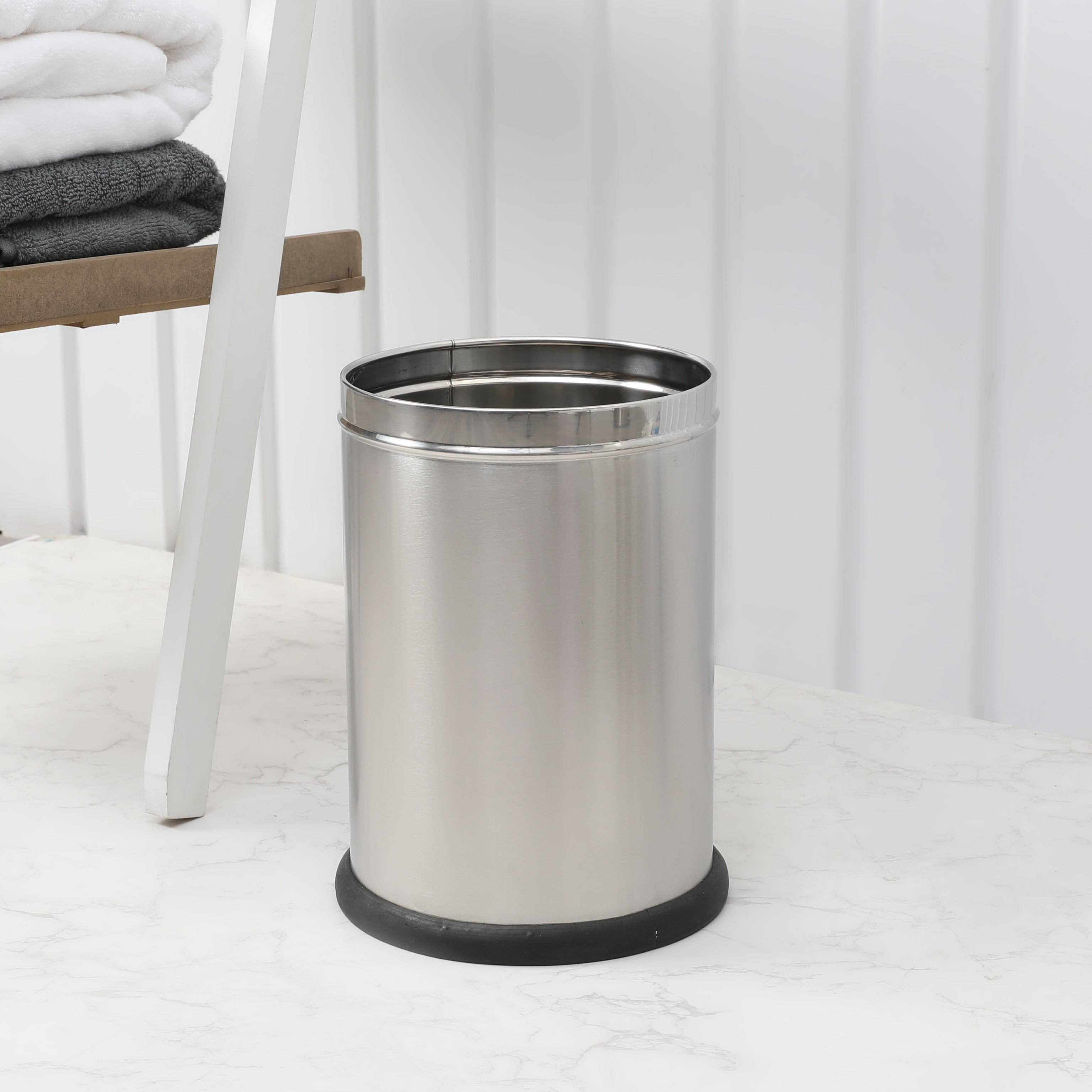 LE Notra Plain Dustbin Medium 7Ltr 8X12