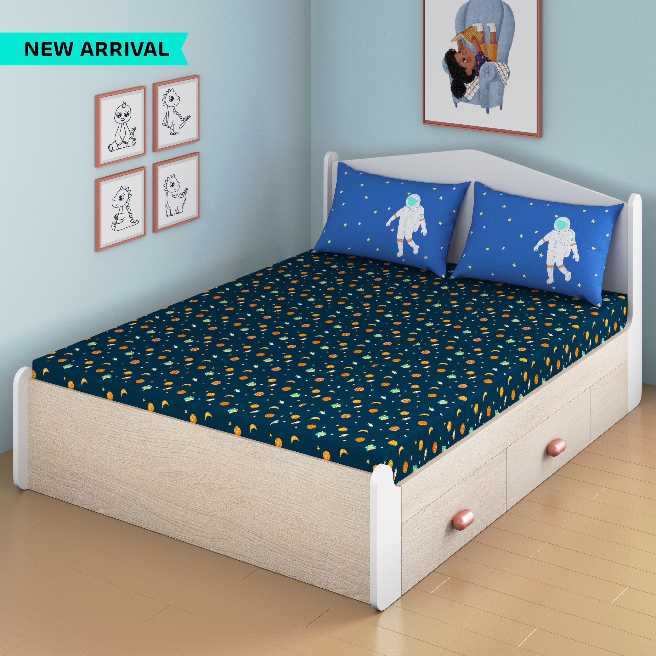 Astronuts Bamboo Cotton Queen Fitted Bedsheet in Multi Colour