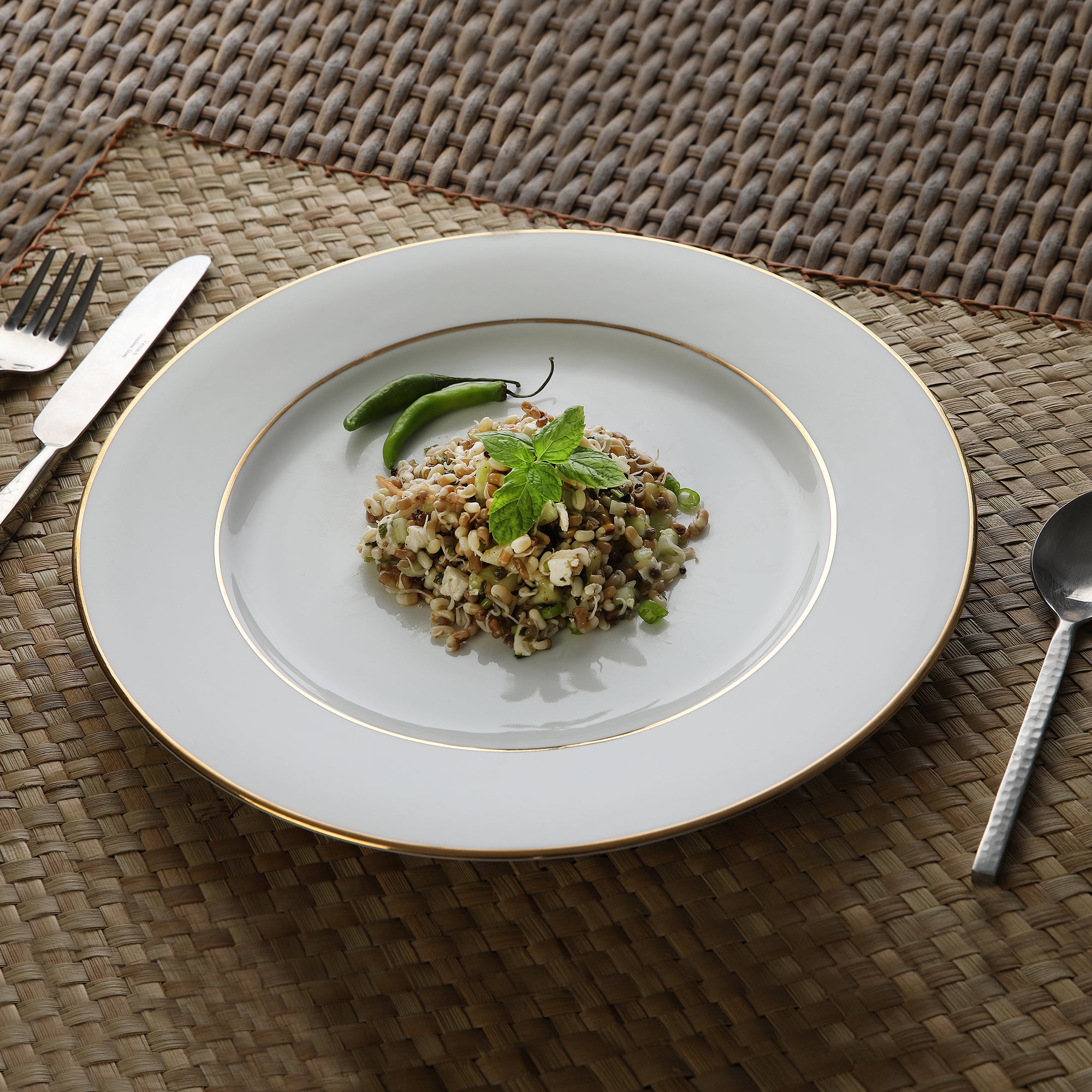 Amour Porcelain Dinner Set of 33 Pcs in Real Gold Plating & White Colour