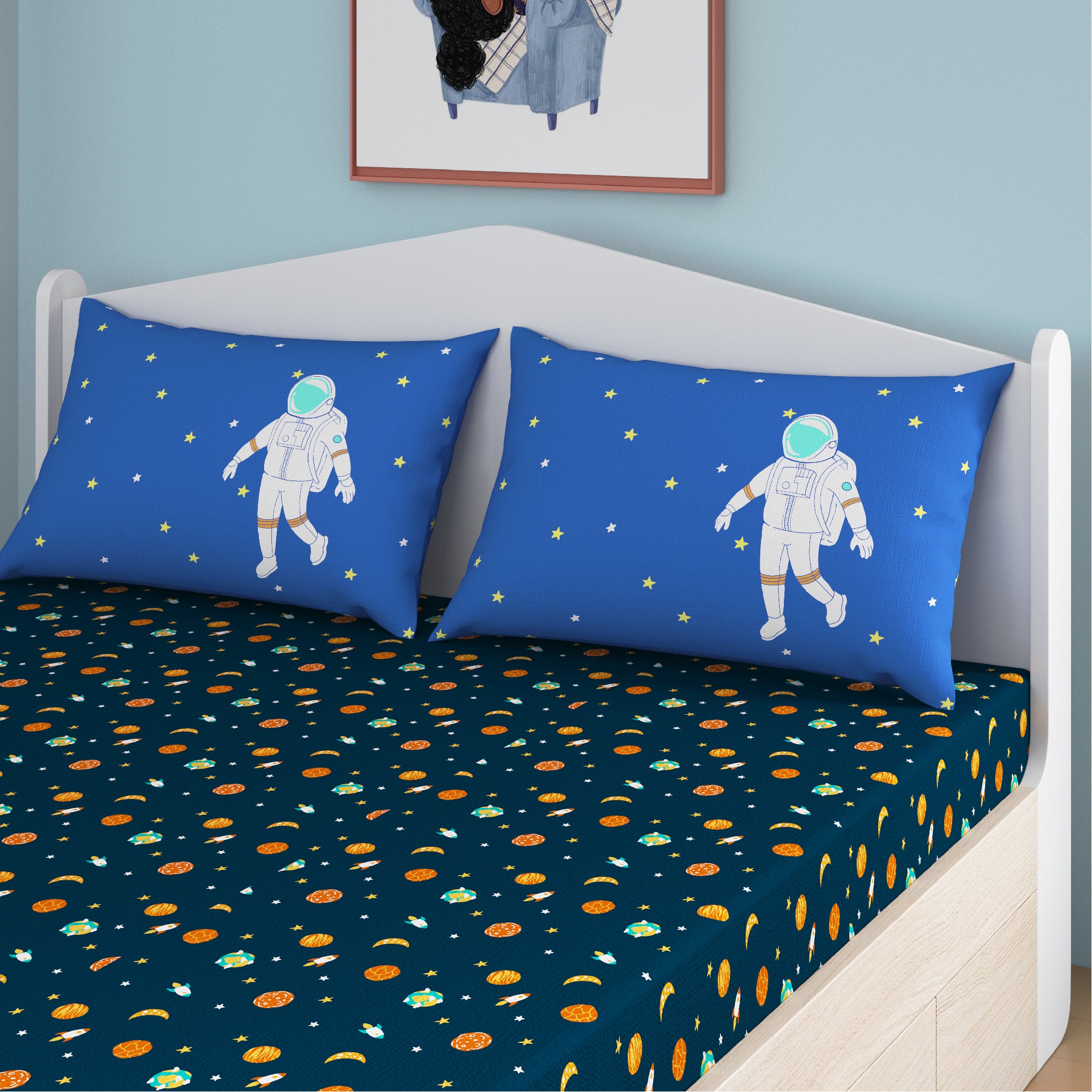 Astronuts Bamboo Cotton Queen Fitted Bedsheet in Multi Colour