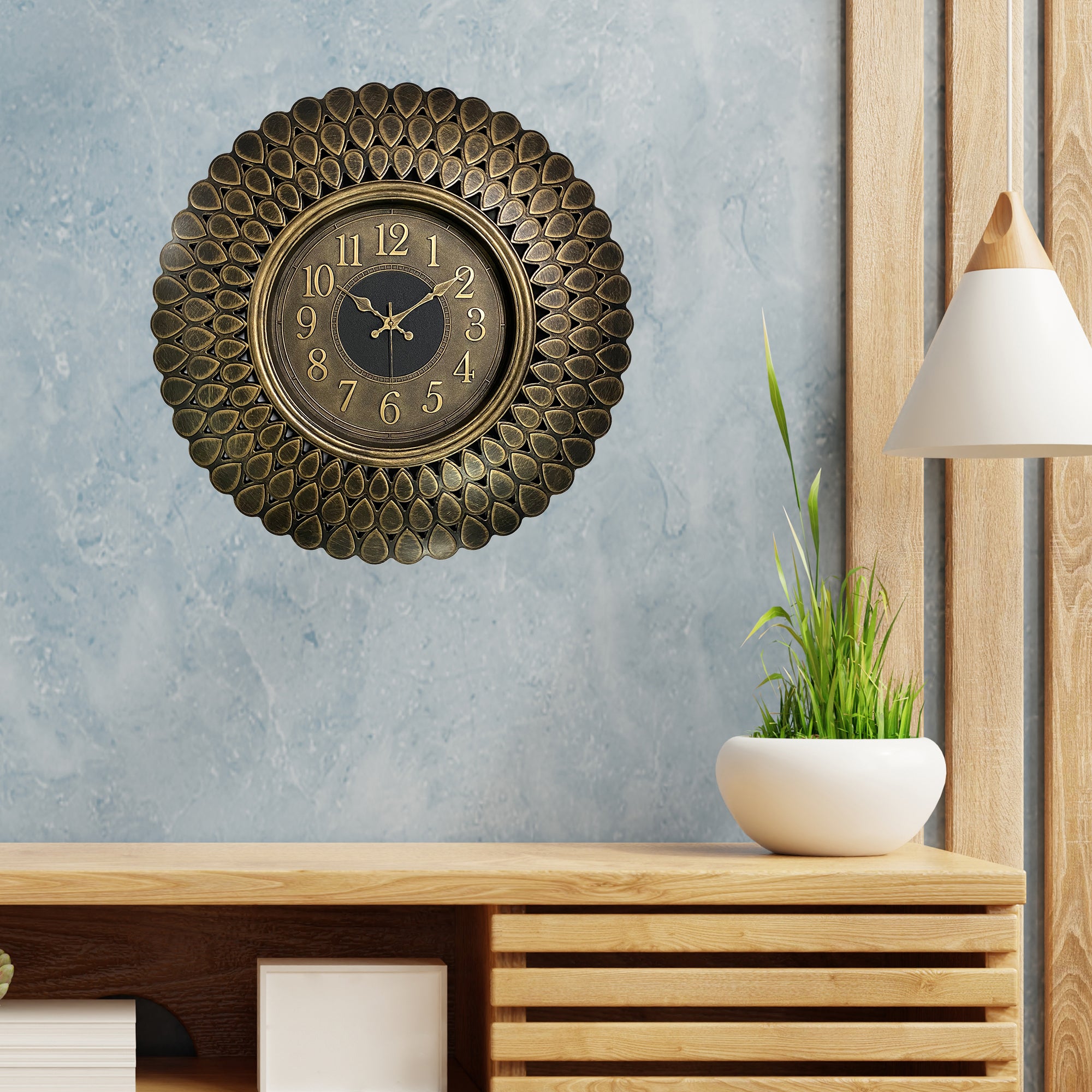 Aristo Classic Wall Clock with Antique Finish, Diameter 60cm in Gold Colour