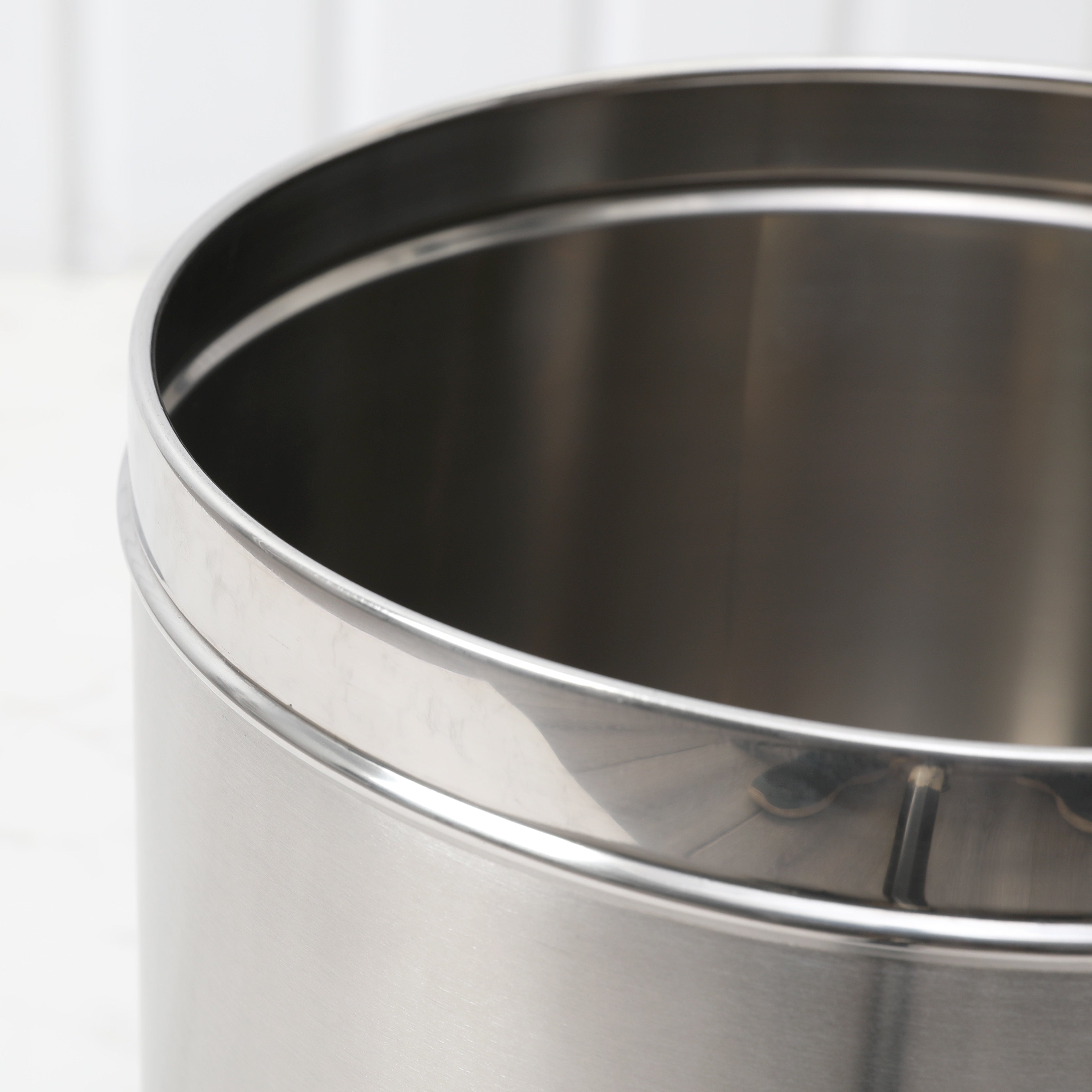 LE Notra Plain Dustbin Large 11Ltr 10X14