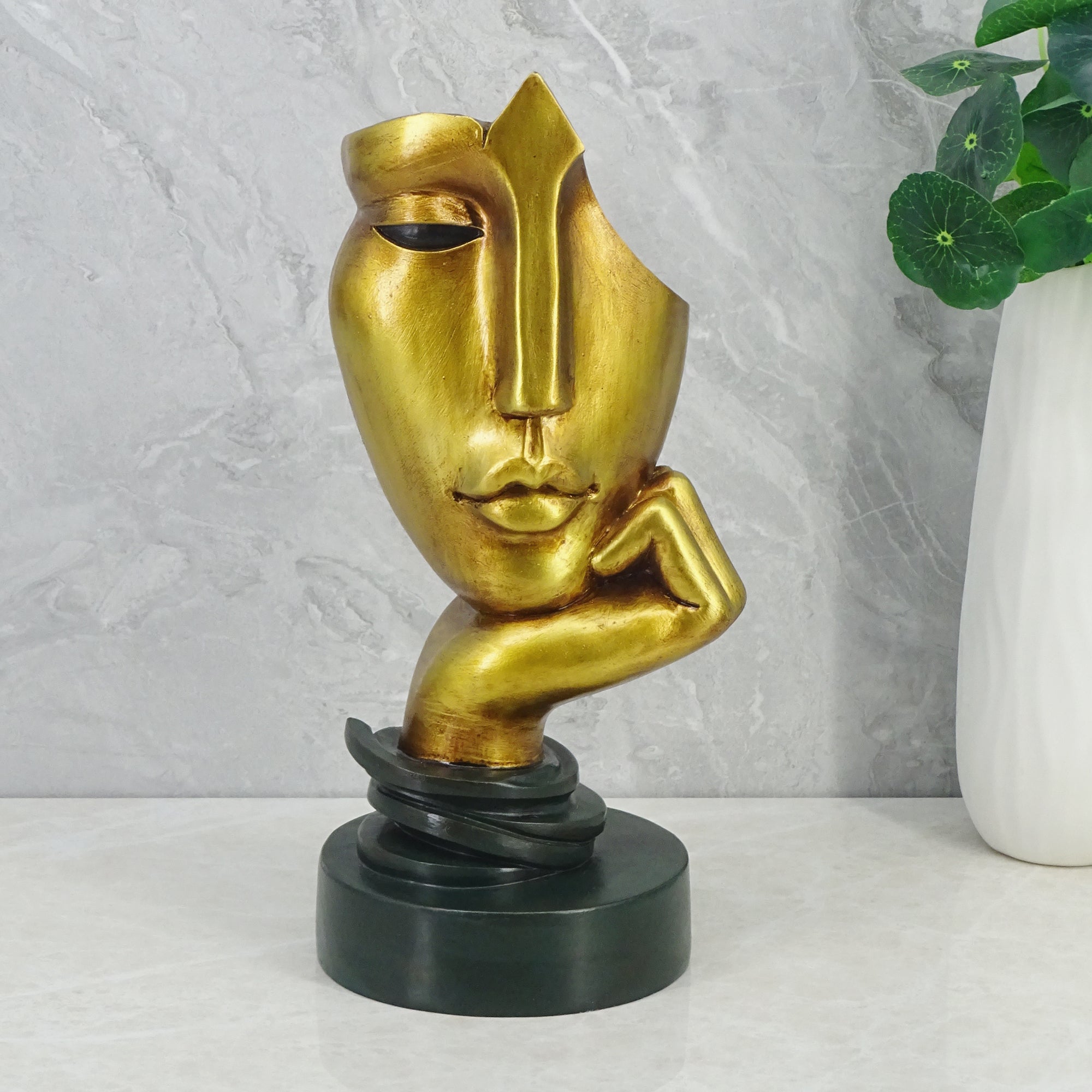 Willow Polyresin Lady Face Posing 30Cm in Black And Gold Colour